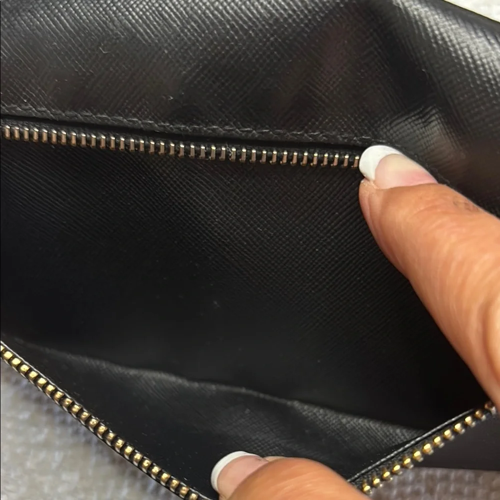 Prada Large Saffiano Wallet - Picture 13 of 15